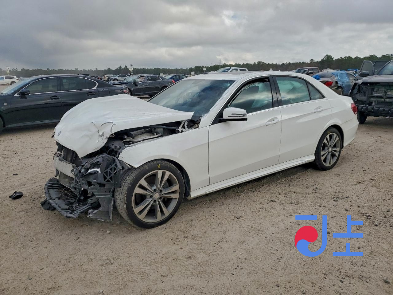 2014 Mercedes Benz E Class E220 White - WDDHF0CB8EB076114