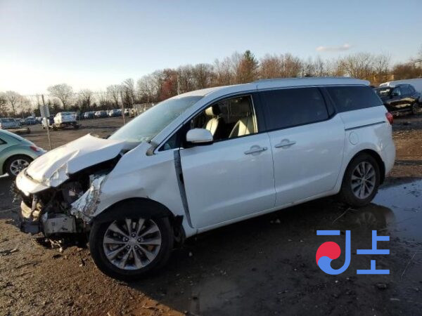 2015 Kia Carnival White - KNAMB81ABFS074362