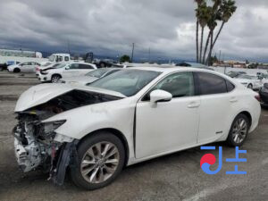2014 Lexus ES300H White — JTHBW1GG9E2042354