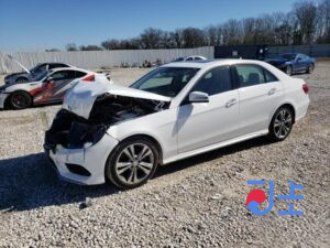 2016 Mercedes-Benz E300 White — WDDZF4JB1HA034201