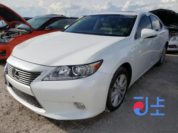 2015 Lexus ES300H White — JTHBW1GG0F2077298