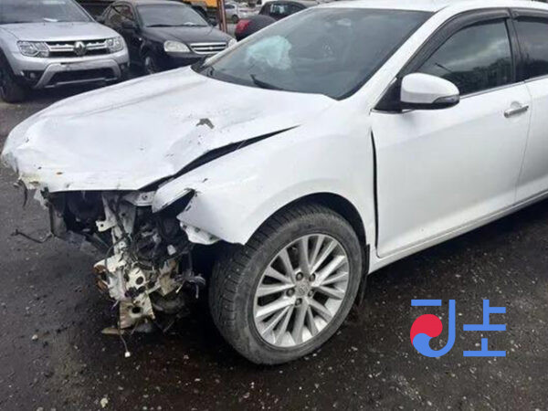 2016 Toyota Camry Hybrid White — AVV50-1055744