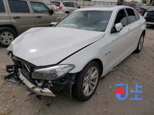 2016 BMW 5-Series 520d White — WBA5E5104GG200669