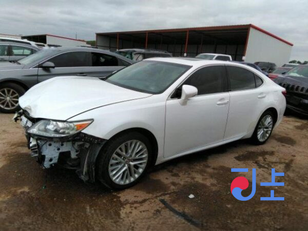 2014 Lexus ES300H White — JTHBW1GGXF2086137