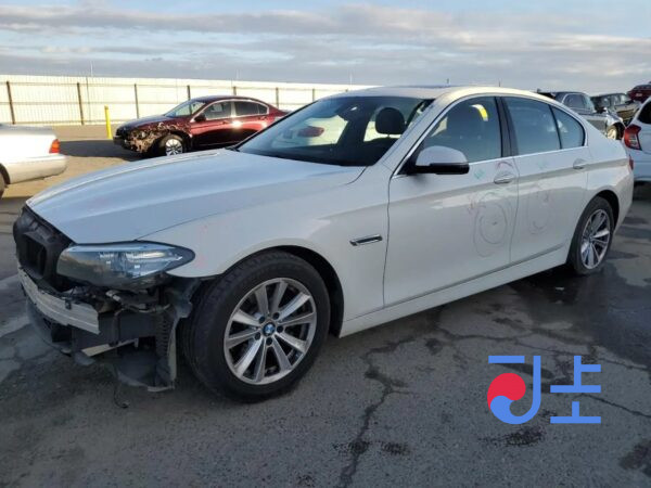 2014 BMW 5-Series 520d xDrive White — WBA5B9101ED568502
