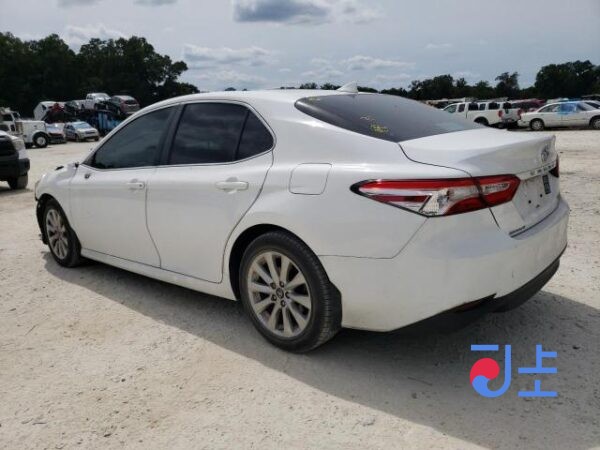 Toyota Camry 2017 White — AXVH701018194 - Image 4