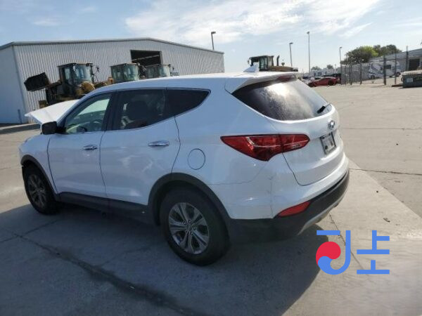 2014 Hyundai SantaFe White - KMHSW81UBFU348389 - Image 3