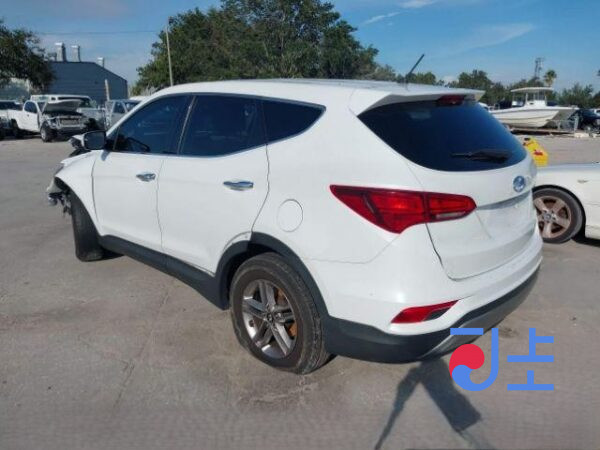 2018 Hyundai SantaFe White - KMHS381BBKU008140 - Image 3