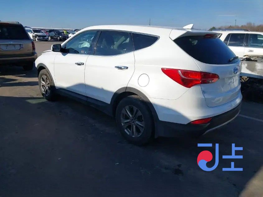 2016 Hyundai SantaFe White - KMHSW81XDHU735853 - Image 3