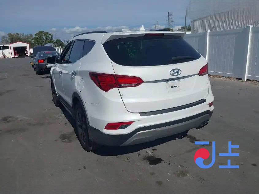 2017 Hyundai SantaFe White - KMHSW81UBJU811471 - Image 3
