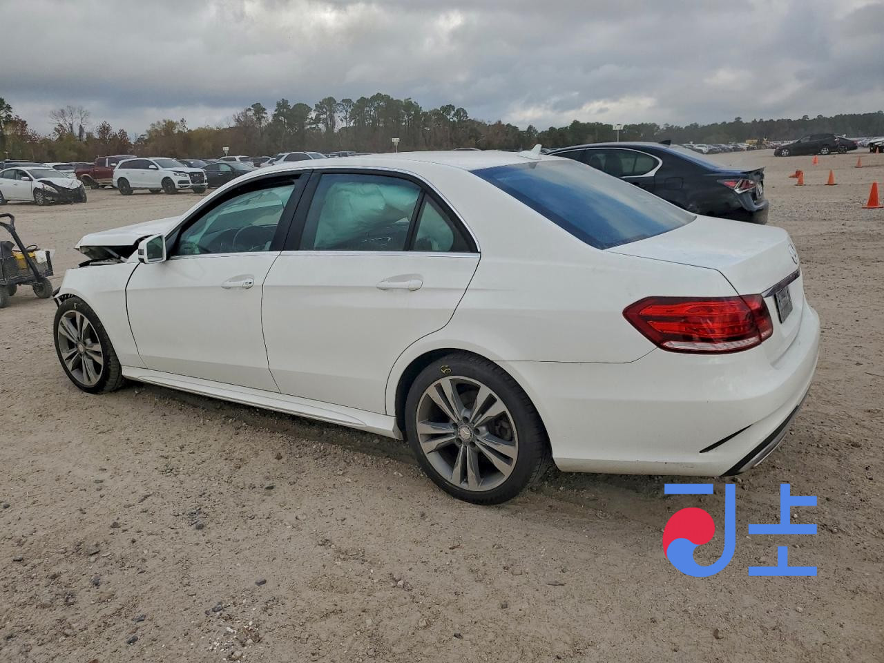 2014 Mercedes Benz E Class E220 White - WDDHF0CB8EB076114 - Image 3