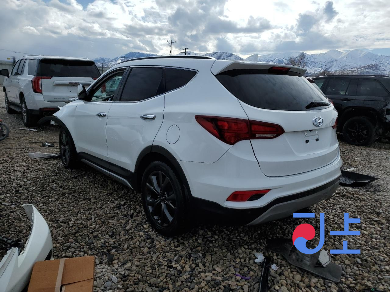 2018 Hyundai SantaFe White - KMHS281BBKU024274 - Image 3