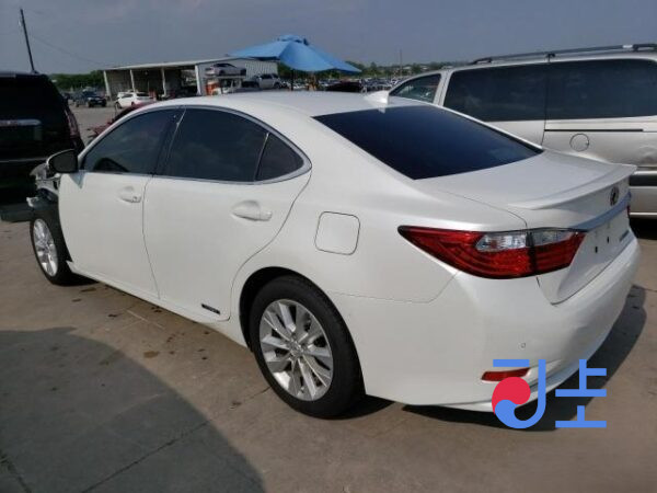 2015 Lexus ES300H White — JTHBW1GG2G2113364 - Image 3