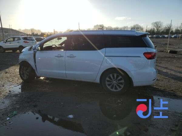 2015 Kia Carnival White - KNAMB81ABFS074362 - Image 3