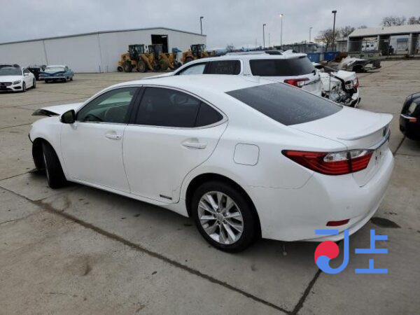 2015 Lexus ES300H White — JTHBW1GG8G2116883 - Image 3