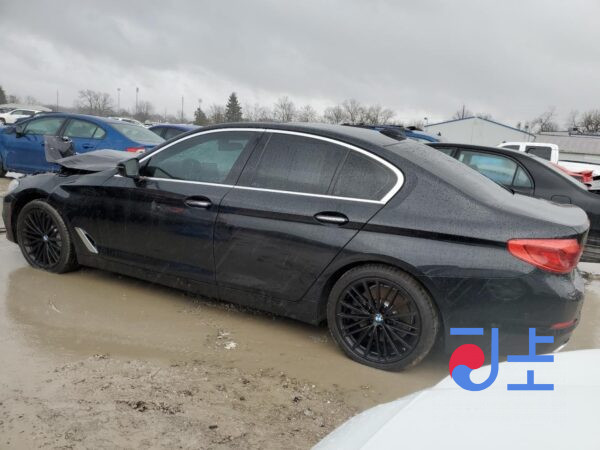 2017 BMW 5-Series 520d xDrive Black — WBAJC5105HWA87698 - Image 3