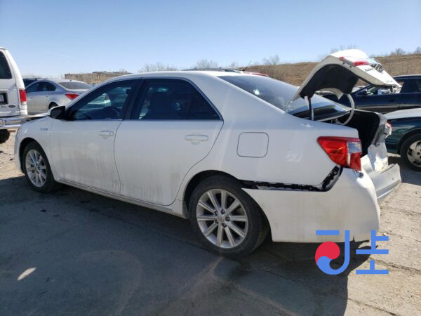2014 Toyota Camry Hybrid White — 4T1BD1FK7EU107635 - Image 3