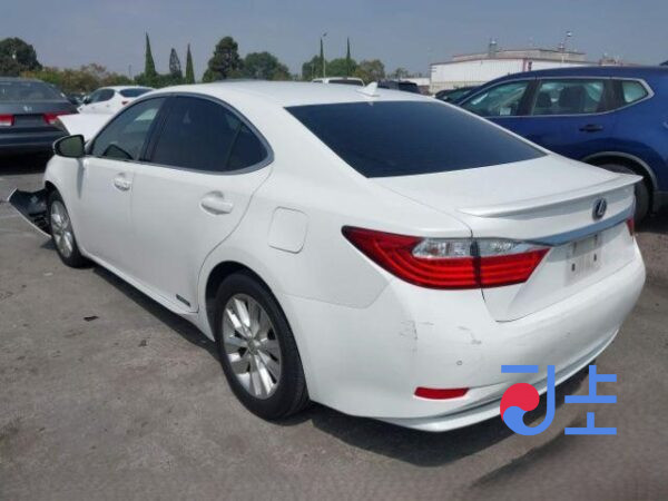 2014 Lexus ES300H White — JTHBW1GG1E2057673 - Image 3