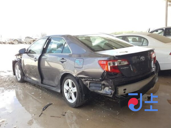 2014 Toyota Camry Gray — 4T1BF1FKXEU833709 - Image 3