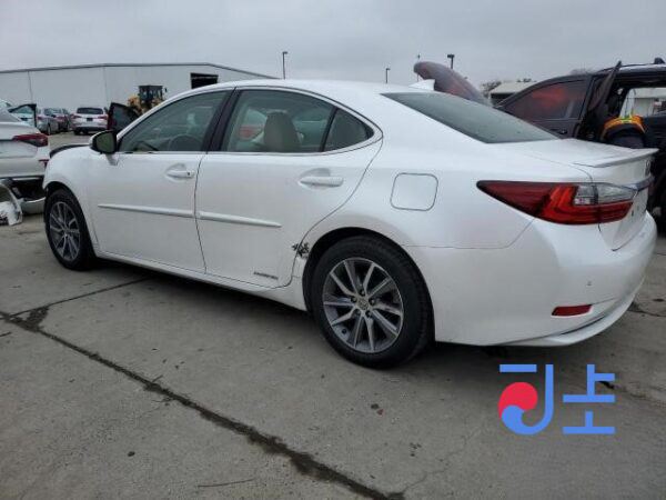 2016 Lexus ES300H White — JTHBW1GG7H2136589 - Image 3
