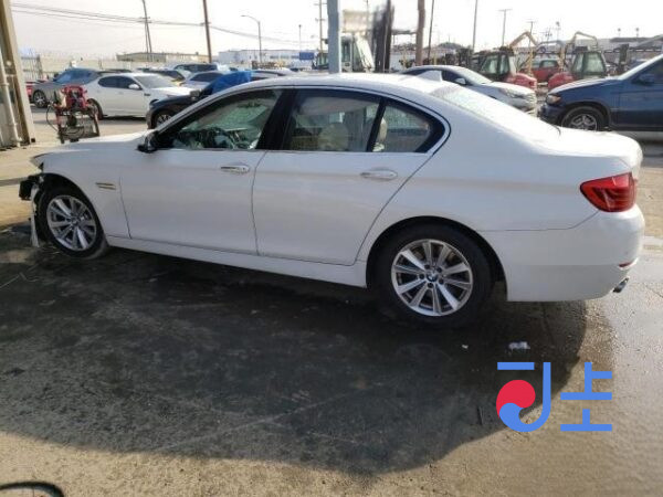 2014 BMW 5-Series 520d White — WBA5E5105FD674307 - Image 3
