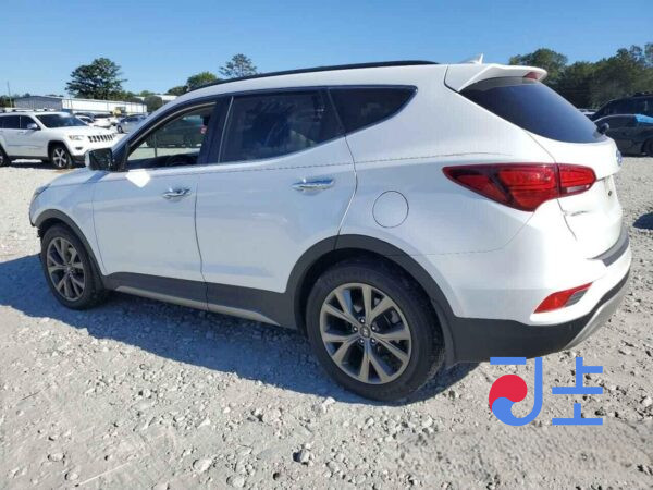 2018 Hyundai SantaFe White - KMHS381CBKU045203 - Image 3