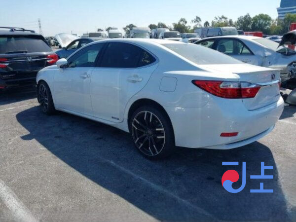 2015 Lexus ES300H White — JTHBW1GGXF2092732 - Image 3