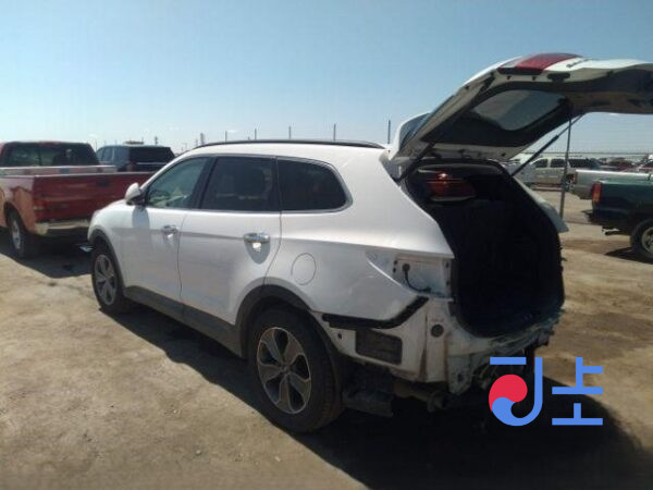 2016 Hyundai SantaFe White - KMHSW81UDGU663496 - Image 3
