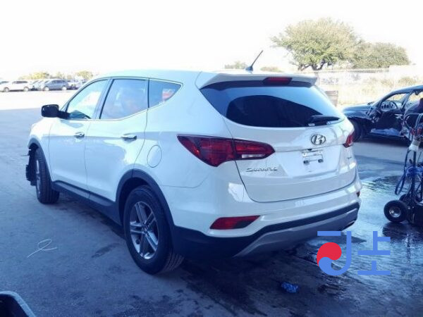 2018 Hyundai SantaFe White - KMHS581ADKU059264 - Image 3