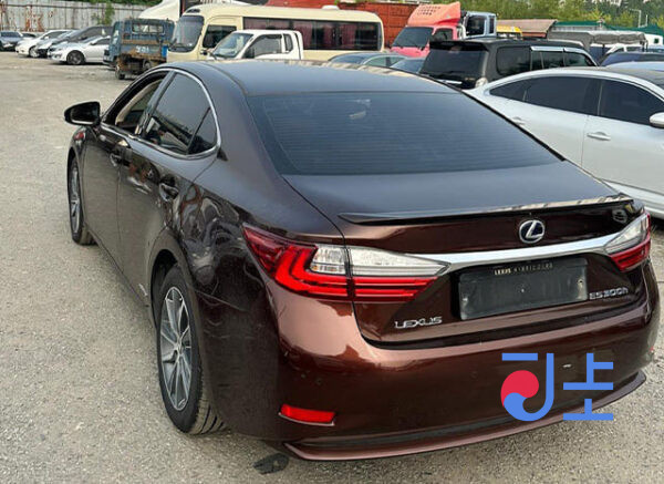 2016 Lexus ES300H Brown — JTHBW1GG8G2122568 - Image 3