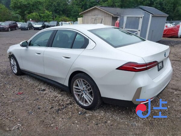 2024 BMW 530i xDrive White — WBA51FJ03RCS44531 - Image 3