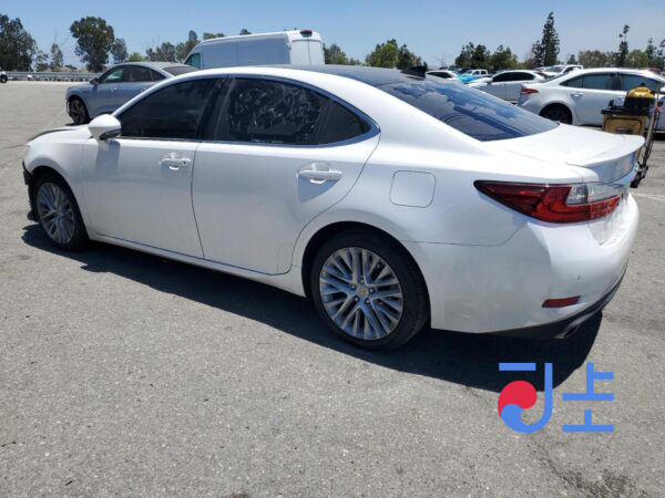2016 Lexus ES300H White — JTHBW1GG9H2135024 - Image 3