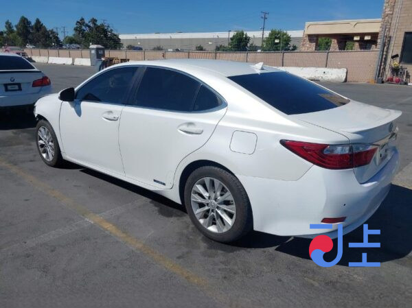 2014 Lexus ES300H White — JTHBW1GG4E2041791 - Image 3