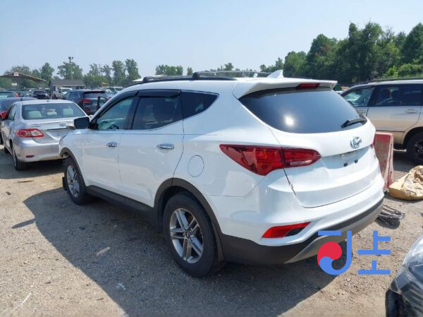 2018 Hyundai SantaFe White - KMHS581CDKU106361 - Image 3