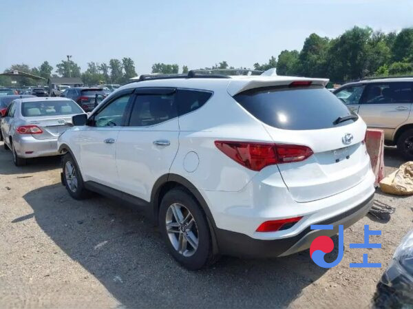2018 Hyundai SantaFe White - KMHS581BBKU075423 - Image 3