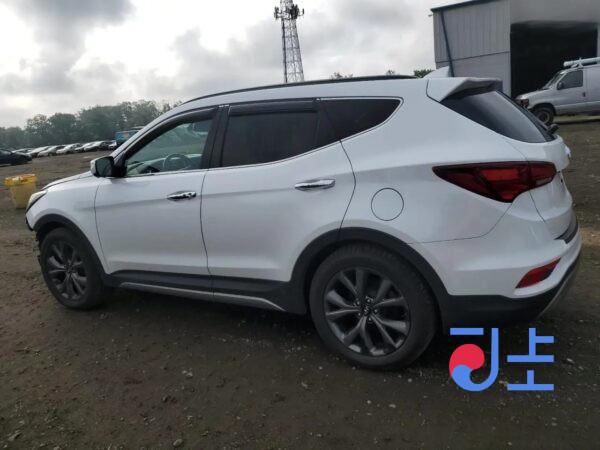 2017 Hyundai SantaFe White - KMHSW81UBJU836081 - Image 3