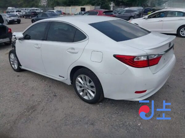 2015 Lexus ES300H White — JTHBW1GG8G2113076 - Image 3