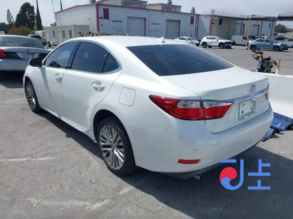 2014 Lexus ES300H White — JTHBW1GG0E2071807 - Image 3