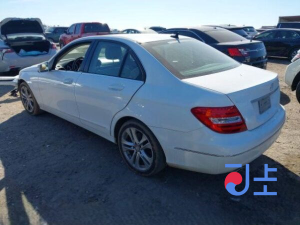 2014 Mercedes-Benz C200 White — WDDGF4JB2EA922846 - Image 3