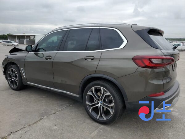 2023 BMW X5 xDrive30d Brown — WBAJU8107P9R21690 - Image 3
