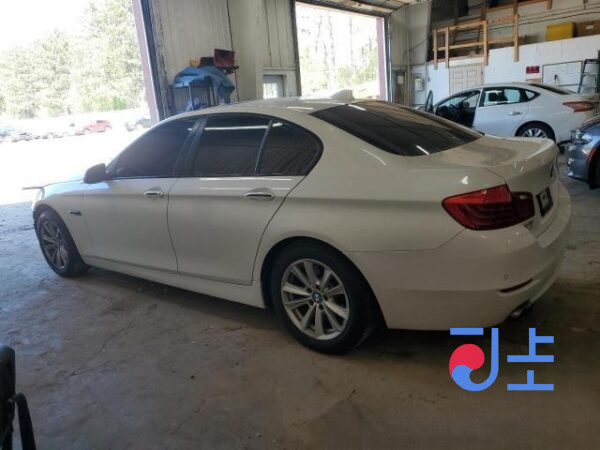 2014 BMW 5-Series 520d xDrive White — WBA5B9101ED564885 - Image 3
