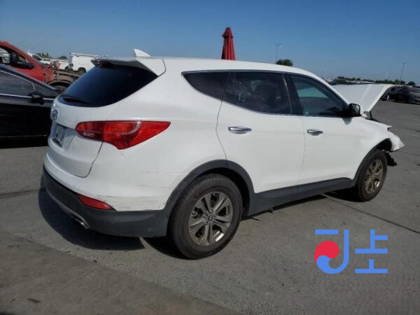 2014 Hyundai SantaFe White - KMHSW81UBFU348389 - Image 4