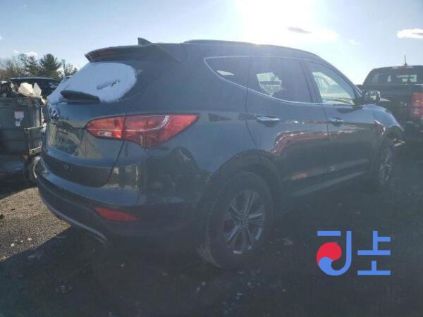 2014 Hyundai SantaFe Gray - KMHSW81UBFU386279 - Image 4