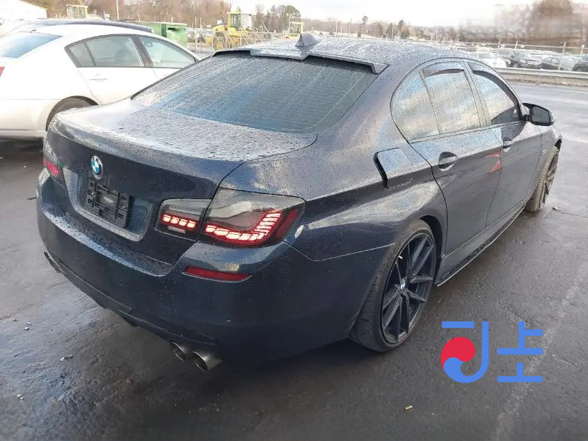 2015 BMW 5-Series 520d xDrive Dark Blue — WBA5E7101FD676468 - Image 4