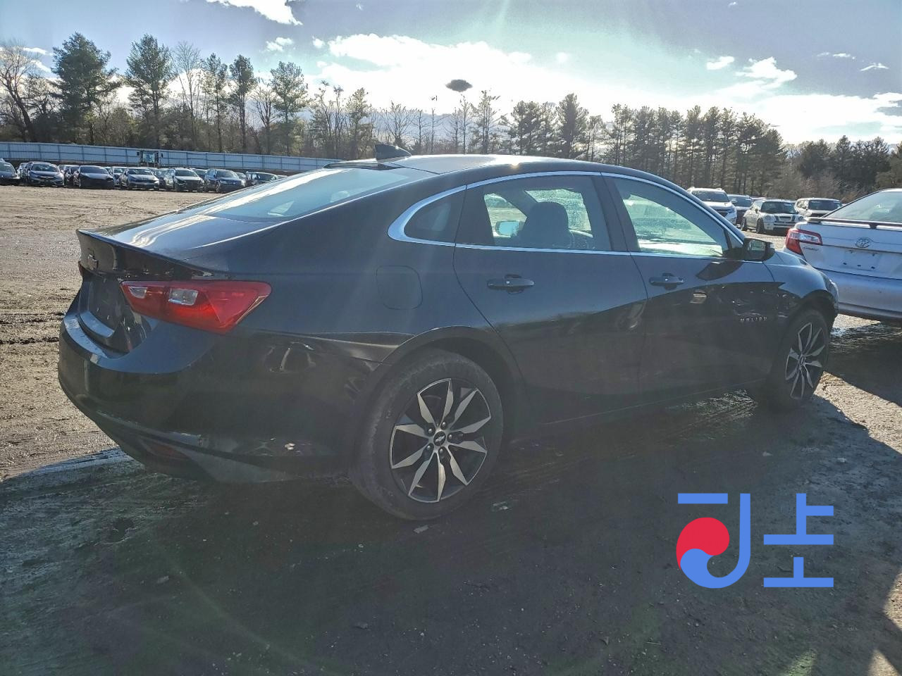 2017 Chevrolet Malibu Black — KLAZA69SDHB747766 - Image 4