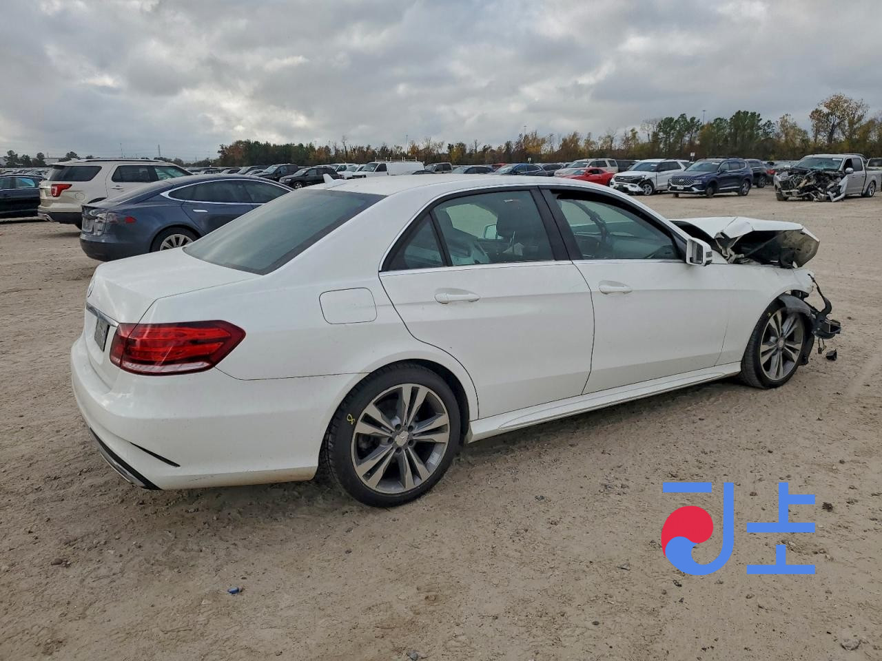 2014 Mercedes Benz E Class E220 White - WDDHF0CB8EB076114 - Image 4