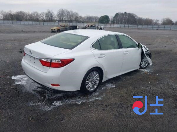 2015 Lexus ES300H White — JTHBW1GG6G2114257 - Image 4