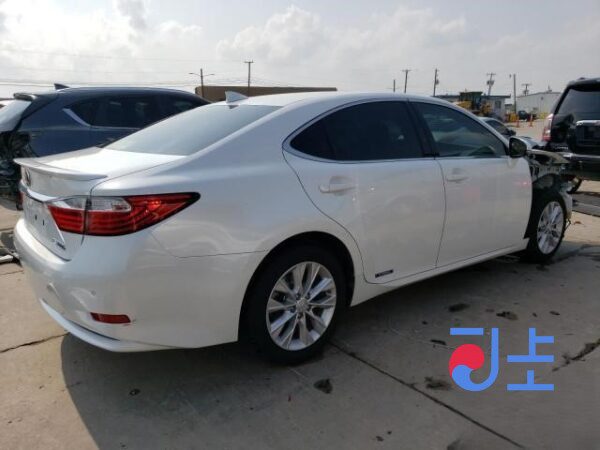 2015 Lexus ES300H White — JTHBW1GG2G2113364 - Image 4