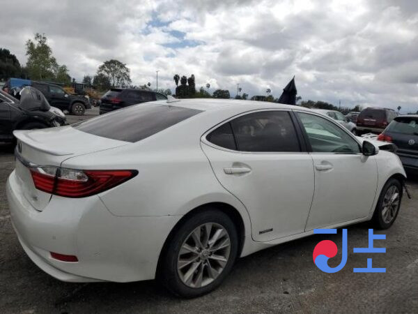 2014 Lexus ES300H White — JTHBW1GG9E2042354 - Image 4