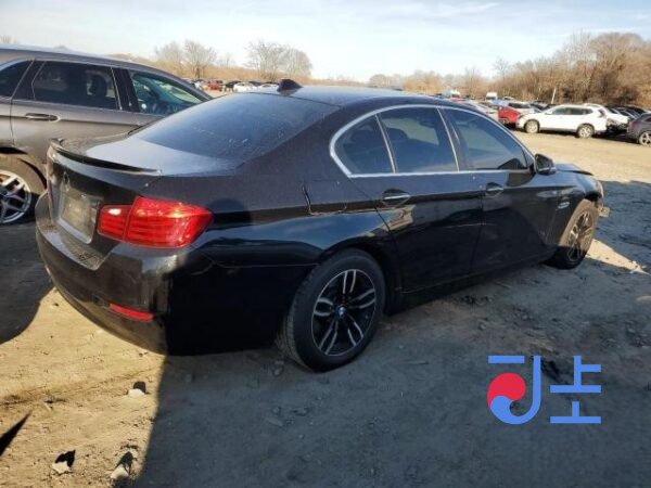 2014 BMW 5-Series 520d xDrive Black — WBA5E7105FD675744 - Image 4